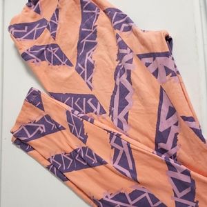 Lula roe one size leggings pink and purple